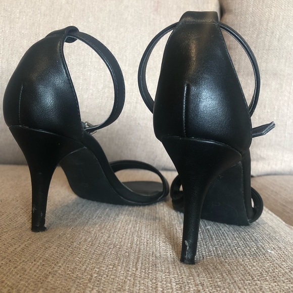Black Steve Madden heels size 6 - Picture 3 of 5